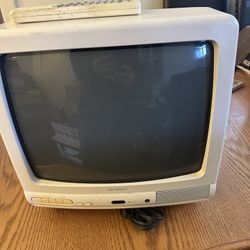 1992 Quasar Retro Gaming TV Television TP1320HH W/Working Remote