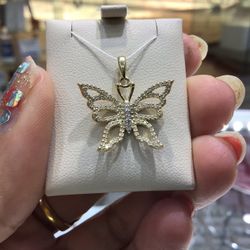 10k Gold Diamond 3D Style Butterfly 🦋 Pendant ..best Quality Diamond ..💎💎💎 With Box Chain Including..