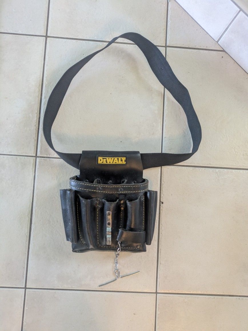 DEWALT Leather Electrician Tool Pouch
Item #(contact info removed) |
Model #DG542