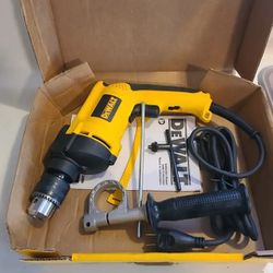 $70 PRICE IS FIRM/PRECIO FIRME 
BRAND NEW!!! DEWALT 7.8 Amp Corded 1/2 in. Variable Speed Reversible Hammer Drill