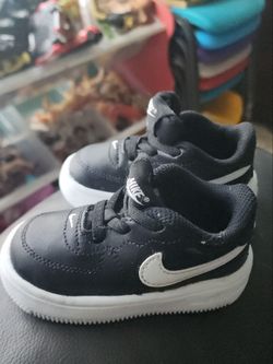 Toddler Nike Shoes Size 5c