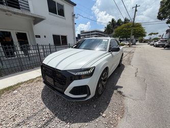Audi RS Q8 White SUV