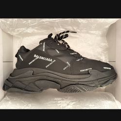 $600 Worn 3times Still New Size 11