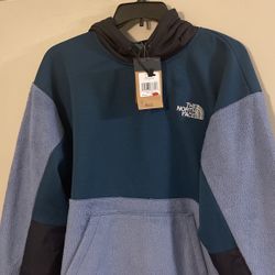 NWT The North Face Fleece Hoodie Large. No Deliveries 