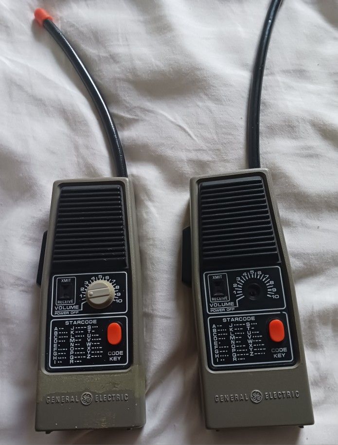 Vintage General Electric Wakie Takie Set