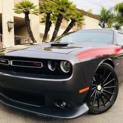 2015 Dodge Challenger R/T V8 Hemi All Custom
