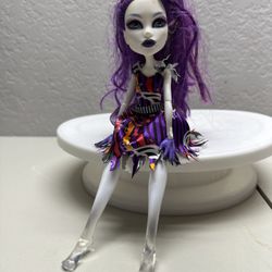 Monster High Ghouls Night Out Spectra Vondergeist Doll **MISSING ACCESSORIES