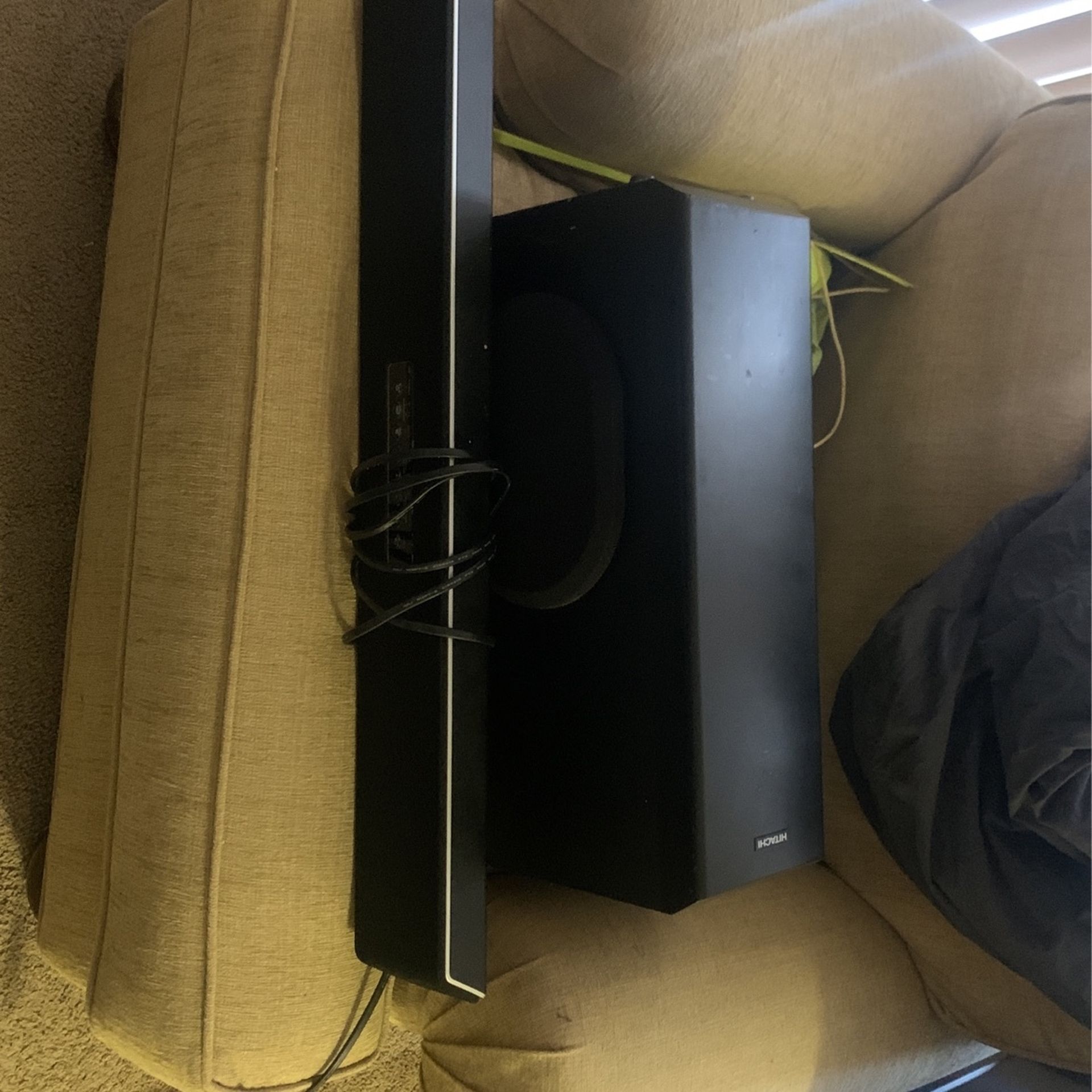 Hitachi Speaker Bar And Bass