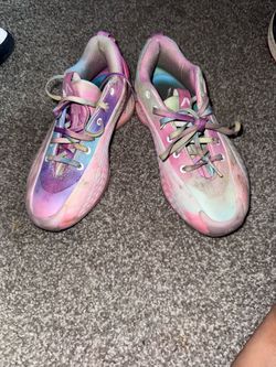 Adidas basketball shoes boys size 5