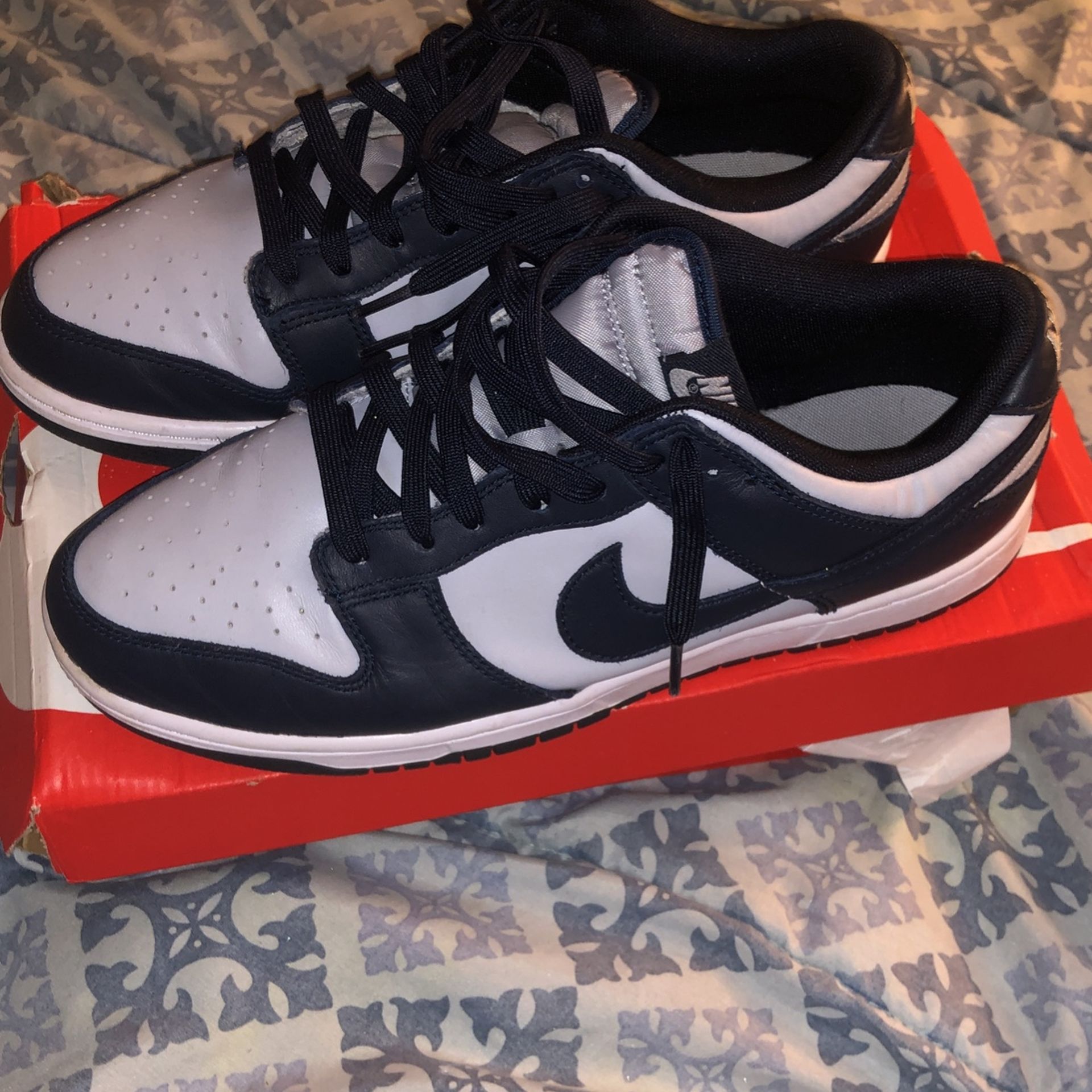 Nike Georgetown dunks (low) Size 11