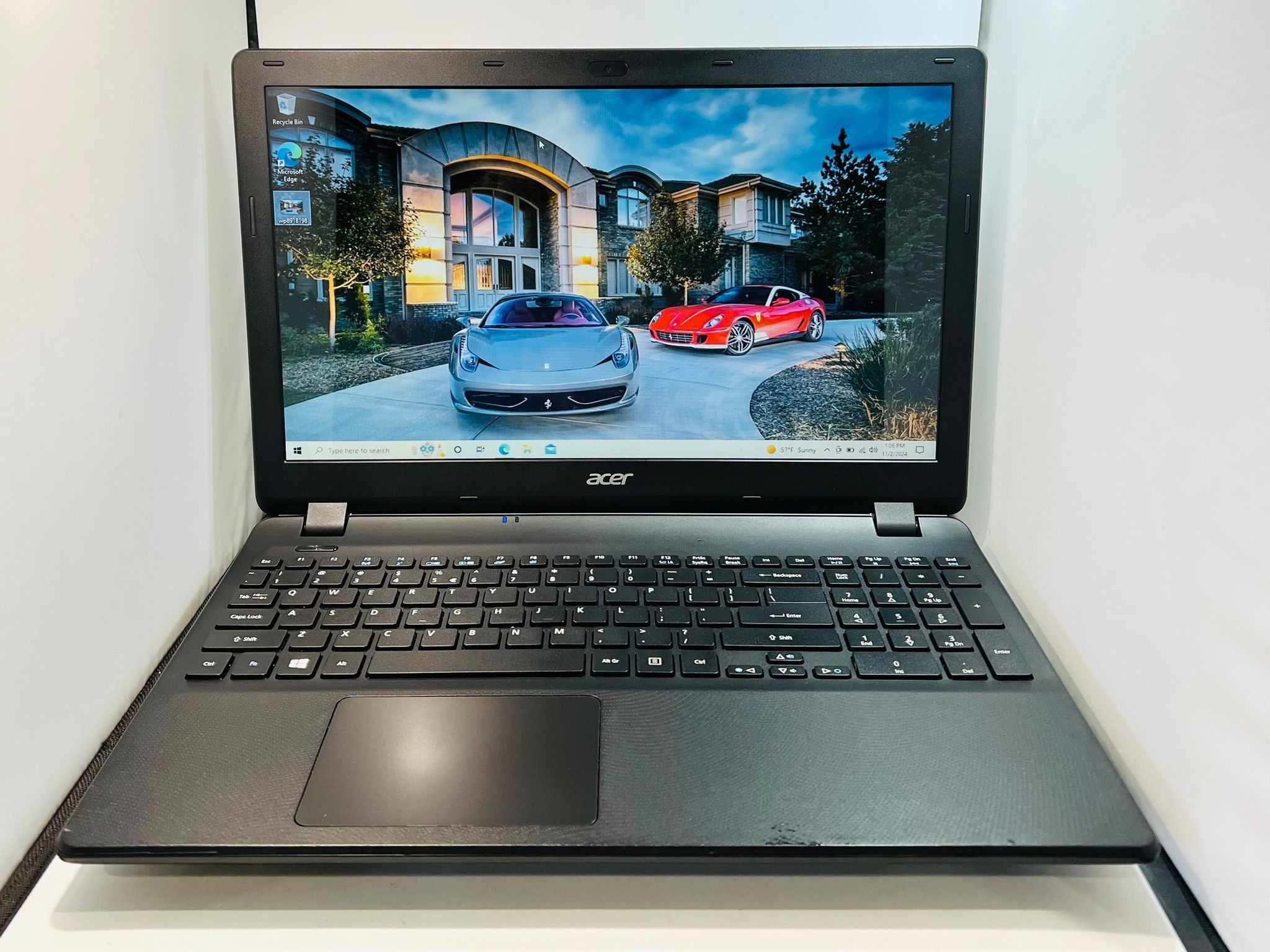 ACER Aspire 15” 4GB//120GB SSD Windows 10 Fully Functional