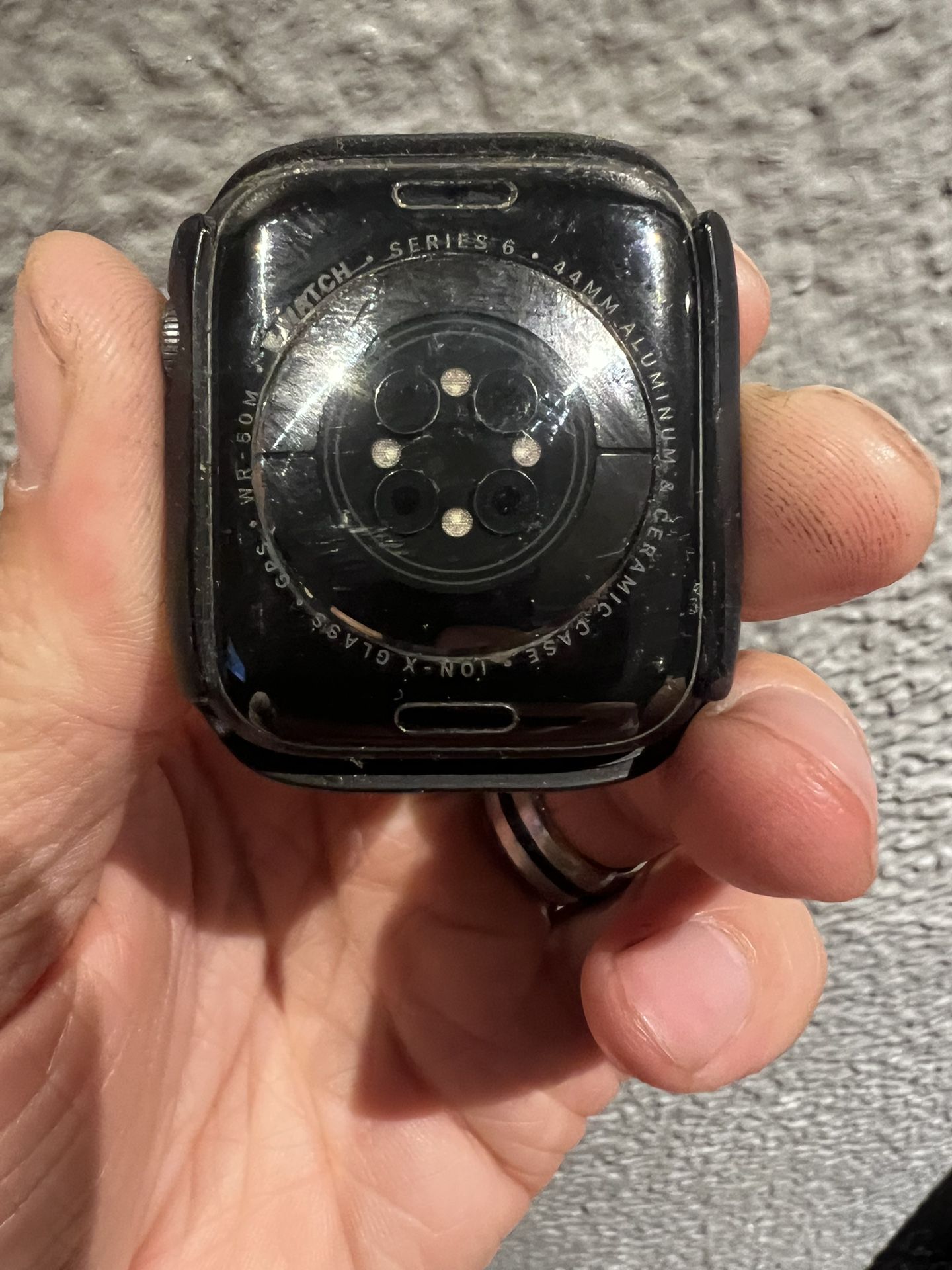 Apple Watch 6 44mm W/ GPS No cell