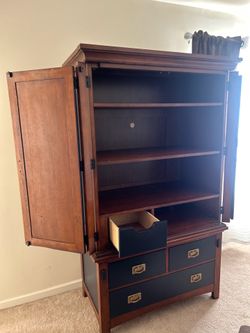 2 dressers