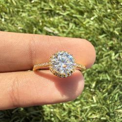 VVS1 1.0ct Moissanite Halo Ring