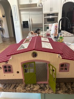 Schleich stable with horses