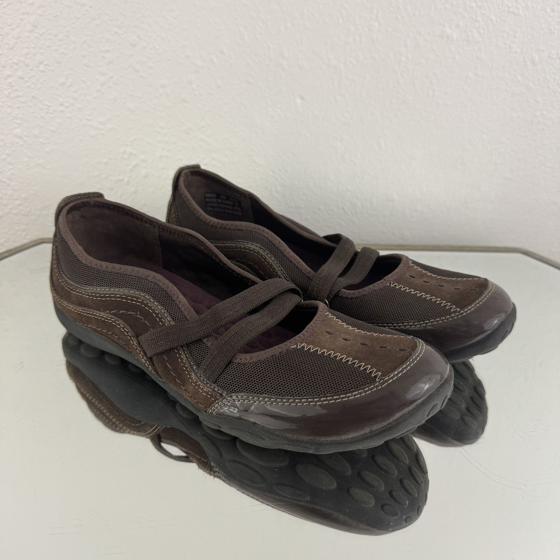 CLARKS Privo Y2K 2000s Brown Suede Mary Jane Sporty Slip On Ballet Flats