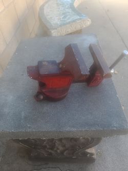 Vintage SEARS 4 1/2" SMALL VICE