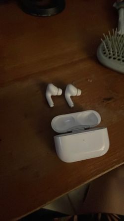 2 left air pod pro 2 and charging case