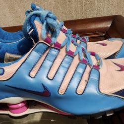 NIKE SHOX WOMEN 8.5