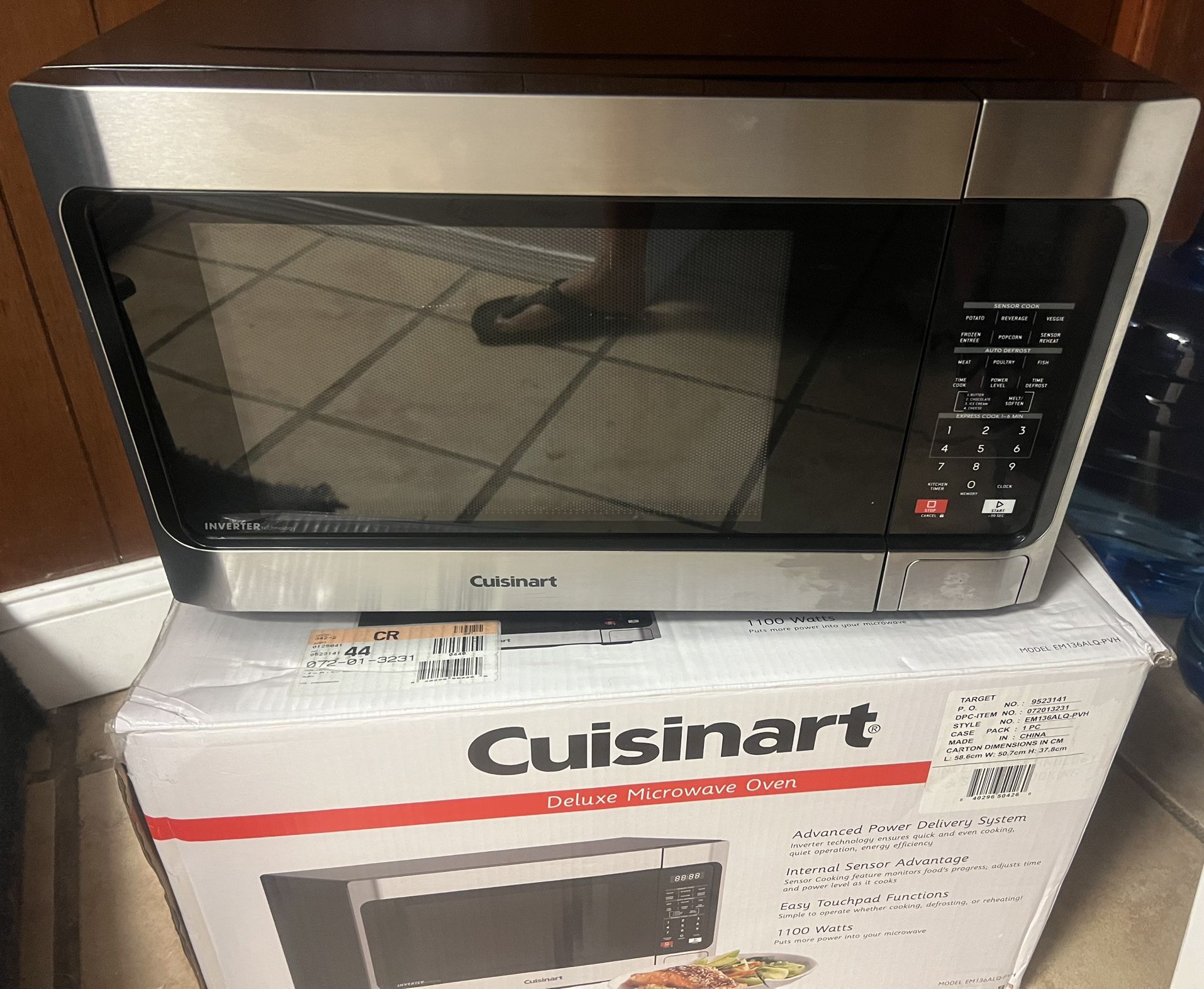 Selling Microwave Oven 1.3 Cu Ft Cuisinart 