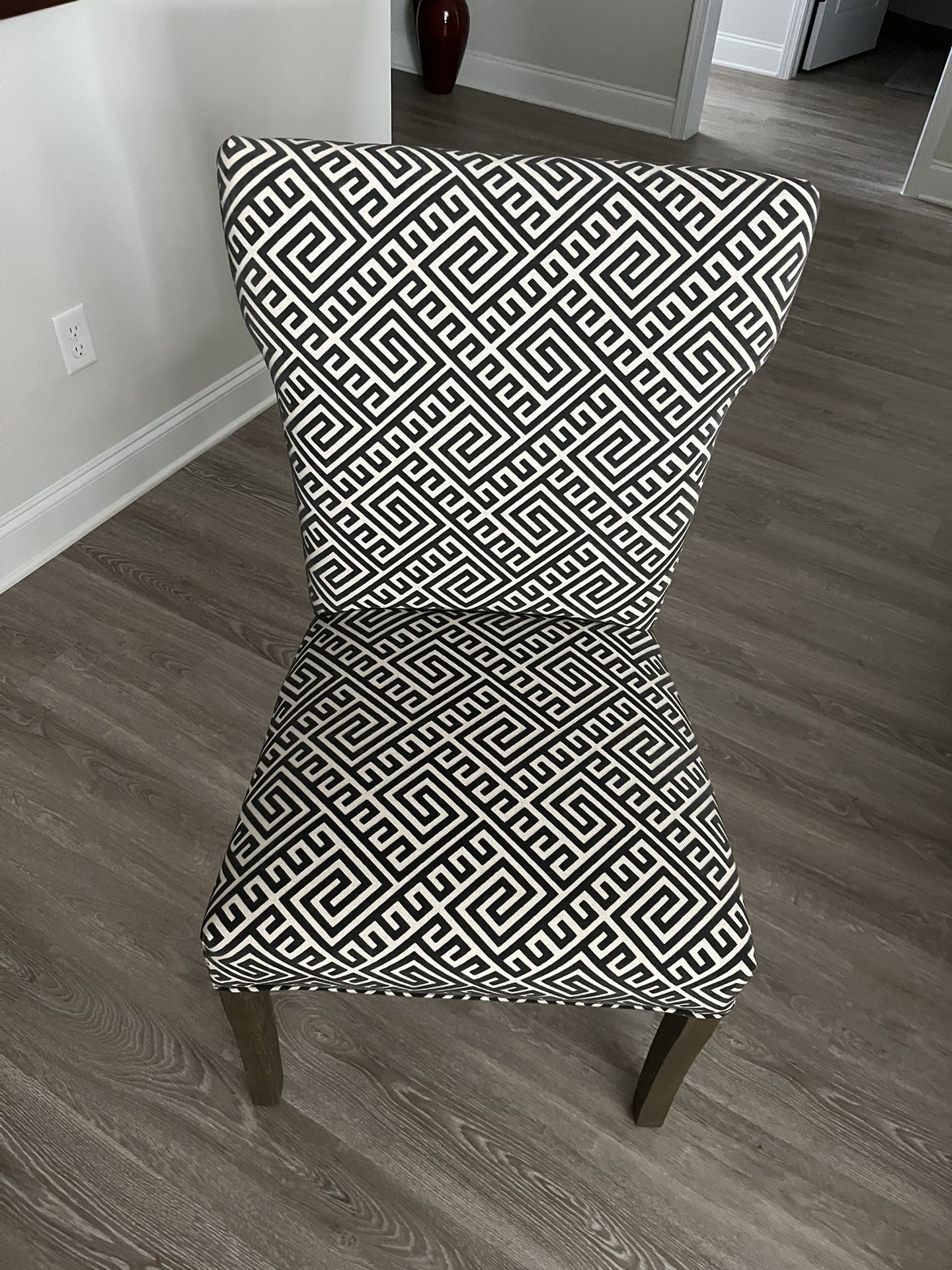 High Back Chair,black and white In Color