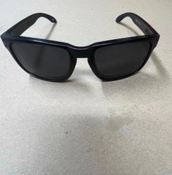 Oakley Holbrook NFL Edition Sunglasses OO9102-N855 - Matte Black with Neon Green Accents - Excellent Condition! For sale is a fantastic pair of Oakley