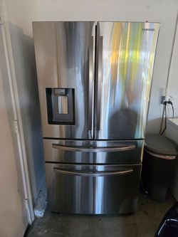 Samsung 23 cu. ft. counter depth fridge
