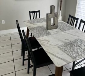 Dinner table with 6 chairs great condition!