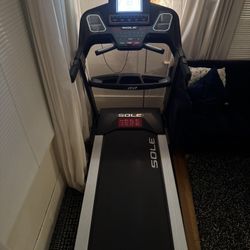 Sole F80 Treadmill 