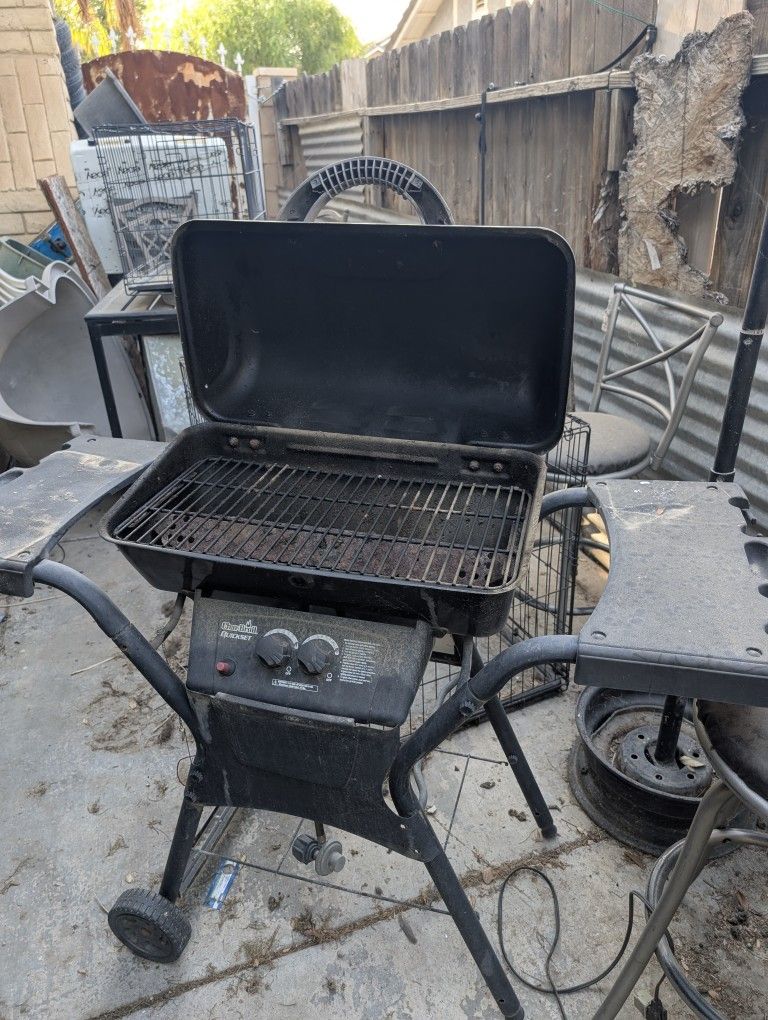 Dog Kennels, Barbecue Grill And Water Container