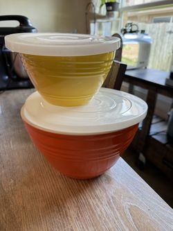 Plastic Bowls And Containers