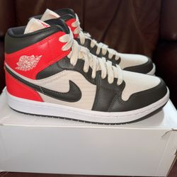 WMNS AIR JORDAN 1 MID SE