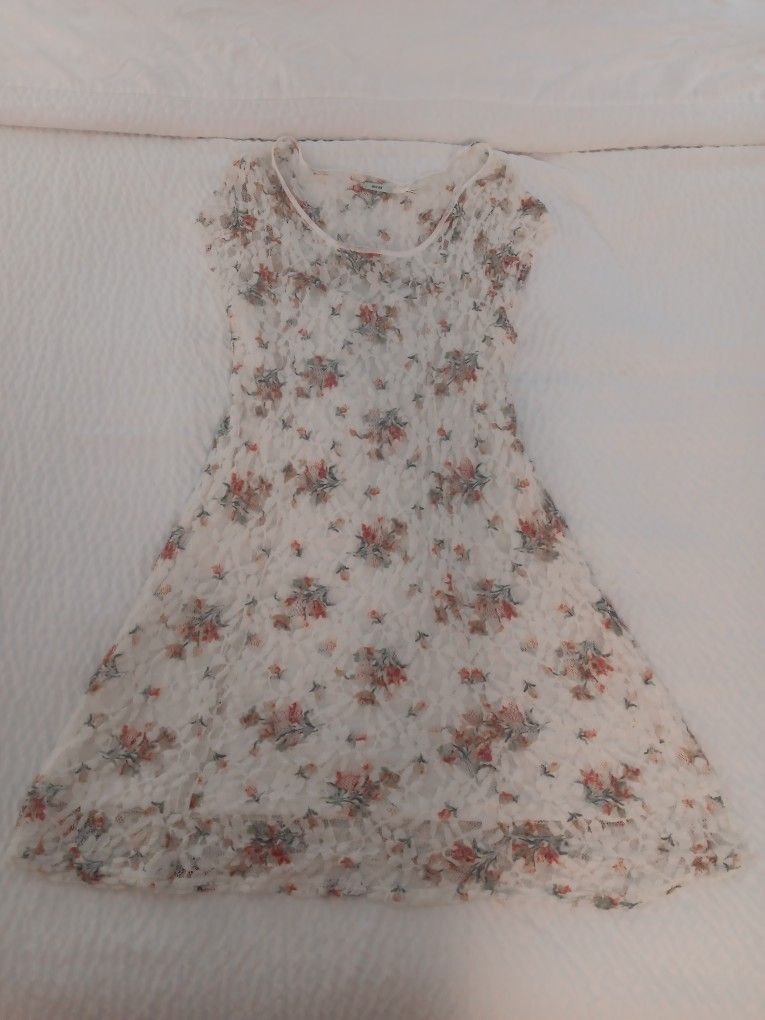 White Lacey W/flowers Large Dress