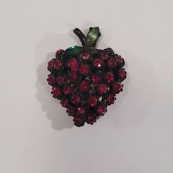 Vintage Stunning Strawberry Vibrant Red Green Rhinestones Pin Brooch Clip