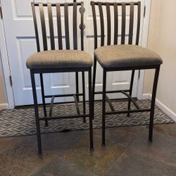 2 Free Barstools/chair 