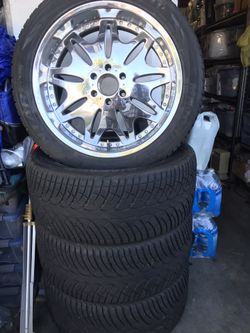4 Tites 305/40R 22 Almost New 2months Usage Obo