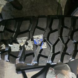 5 TIRES 37-12-50R17 BFG KRAWLER $2600