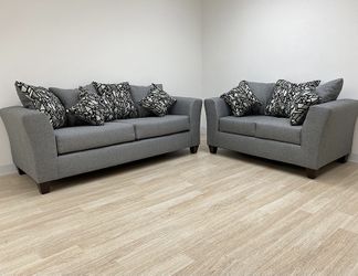 Sofa Loveseat w/Pillows