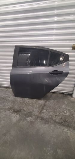 NISSAN VERSA REAR DRIVER DOOR  2020-2021-2022-2023-2024👉ASK PRICE