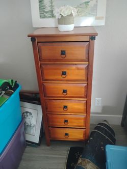 Stand up dresser