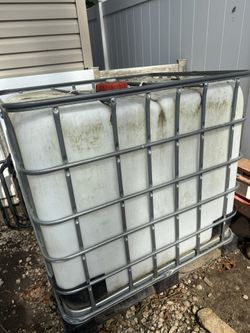 IBC tank 275 gallon