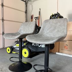 2 Counter bar stools