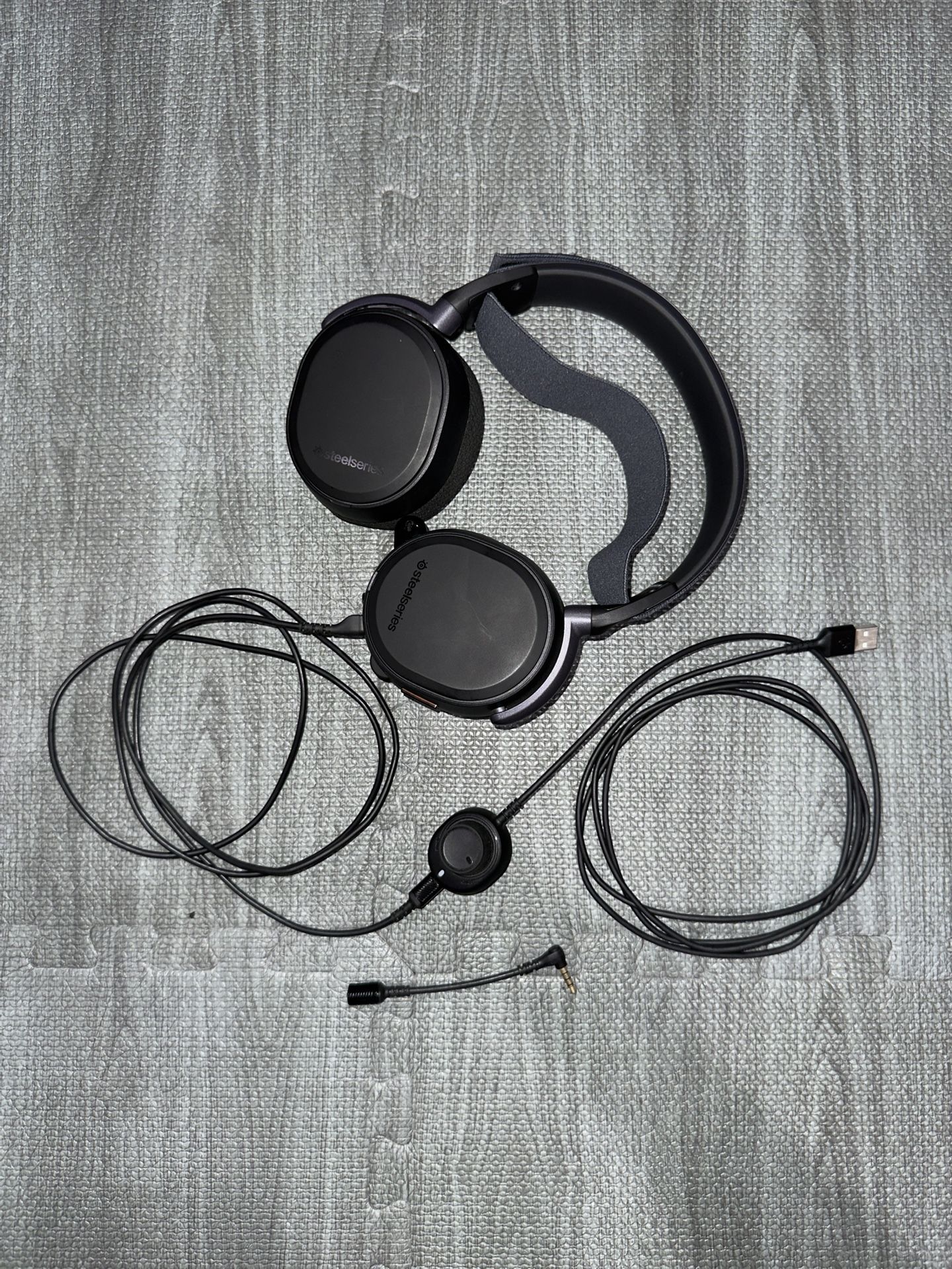 SteelSeries Arctis Pro Wired Gaming Headset