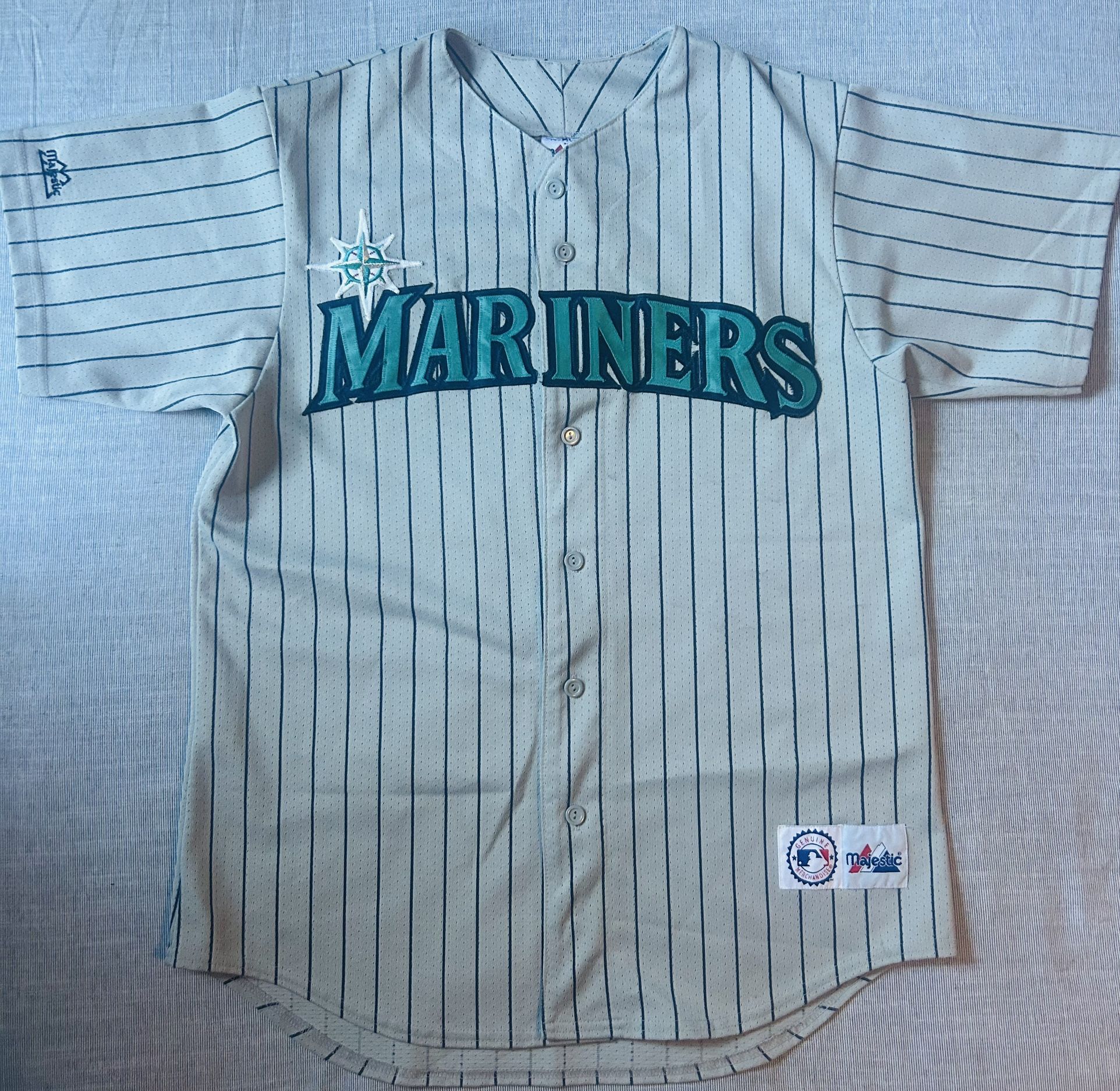 VINTAGE BASEBALL JERSEY