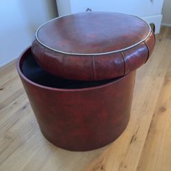 Naugahyde Hassock w/storage
