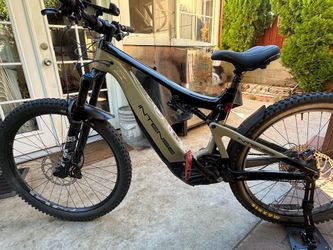 2023 Intense E- Mountain bike