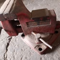 Small Wilton 3-1/2" Jaw Vise