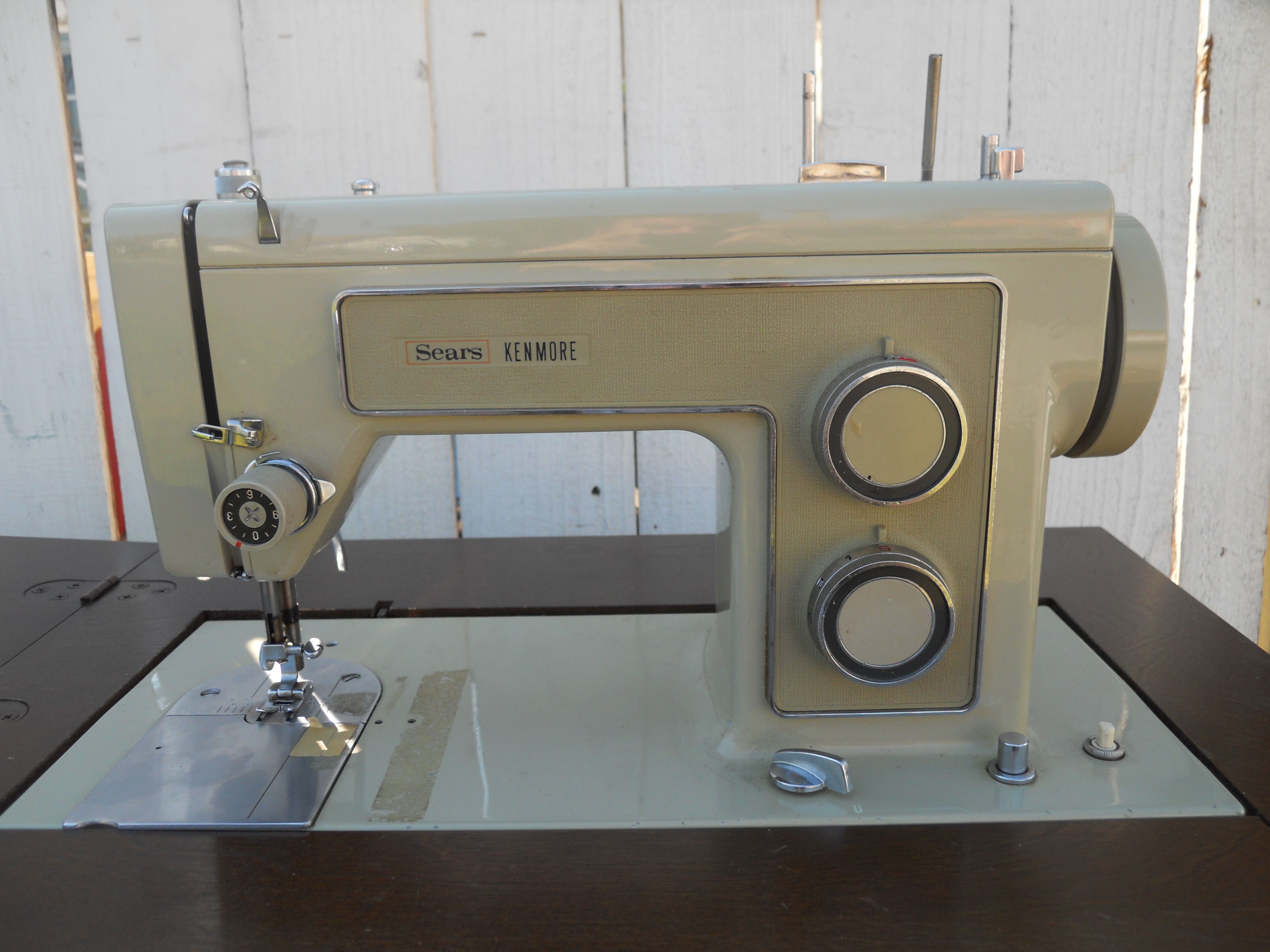 SEARS KENMORE Sewing Machine Model 5186 with Fold Out Sewing Table
