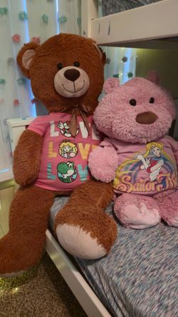 2 big Stuffed bears
