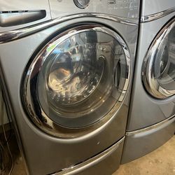 Whirlpool Front Load Washer And Stackable Gas Dryer Set With Pedestals In Stainless Steel 